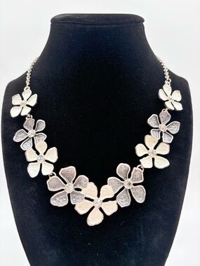 Floral Rhinestone Necklace Silver Tone Cream Flower Statement Bib